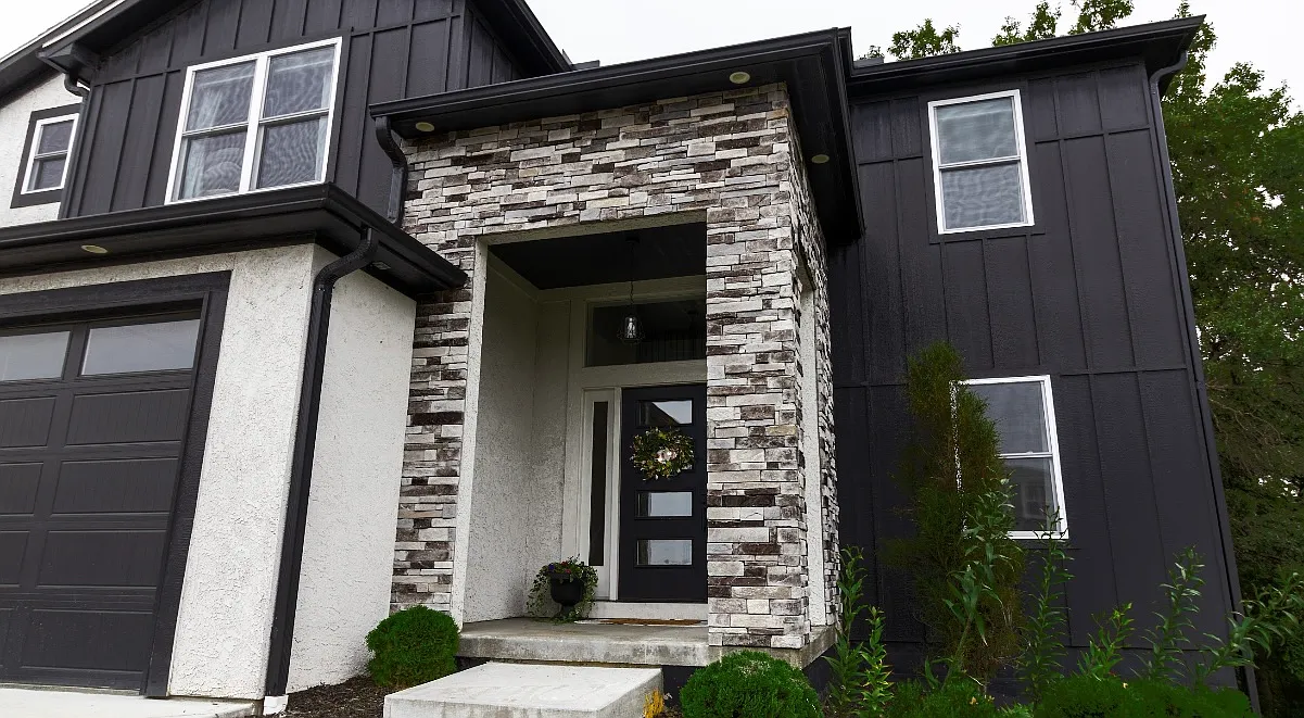 5 bed, 3000 sqft, $2,950 — Photo 3