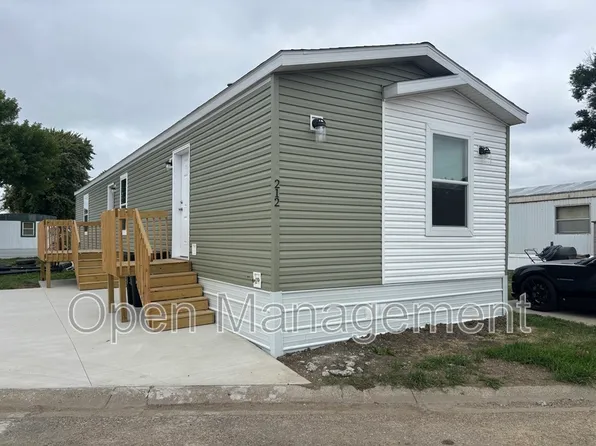 725 S 12th St, Bismarck, ND