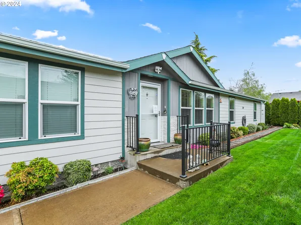 703 Saint James Pl, Molalla, OR 97038