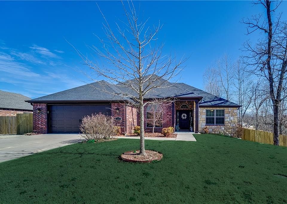 1st image of 2695 S Olive Ct