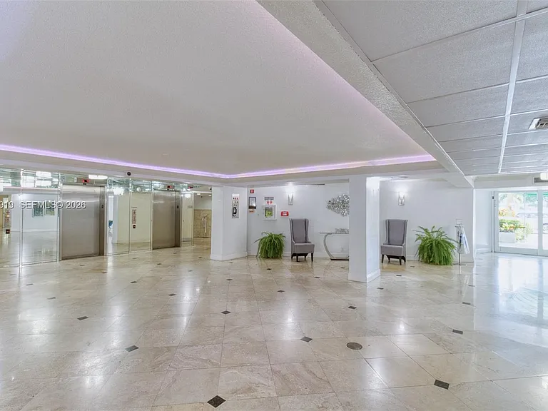 800 Parkview Dr #311 — Photo 15