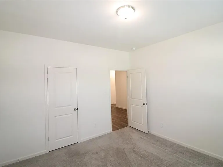736 Richmond Dr — Photo 27