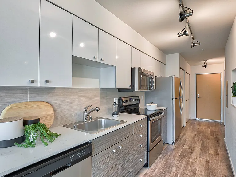 Angeline Apartments — Photo 5