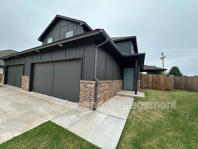 1st image of 10516 Utica Dr