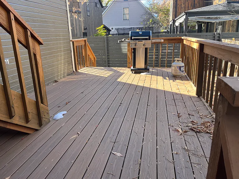 2432 Pine St — Photo 2