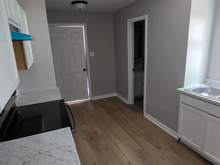 3413 Roanoke Ave — Photo 5