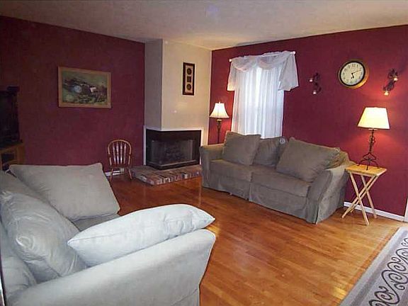 2nd image of 728 Sunset Cir