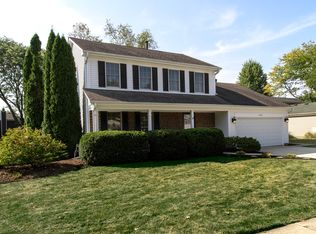 1121 Tracy Ln, Libertyville, IL 60048