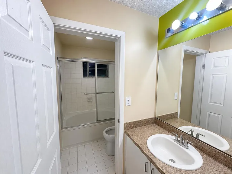 11862 SW 98th Ter — Photo 14