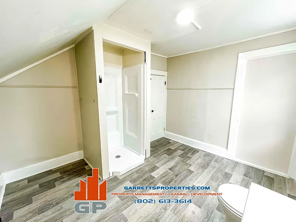 40 1st St #3