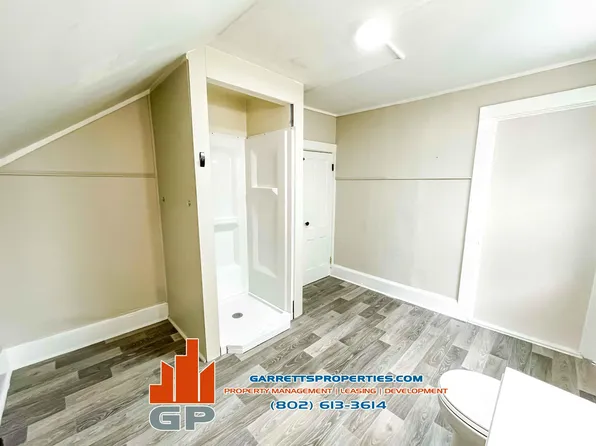 40 1st St #3, Swanton, VT 05488