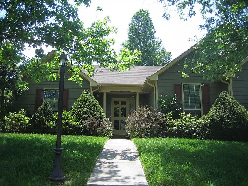Charming curb appeal!