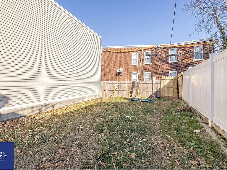 1739 W 5th St #2 — Photo 11