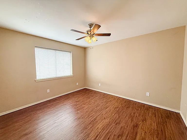 8902 Bayshore Ln — Photo 24