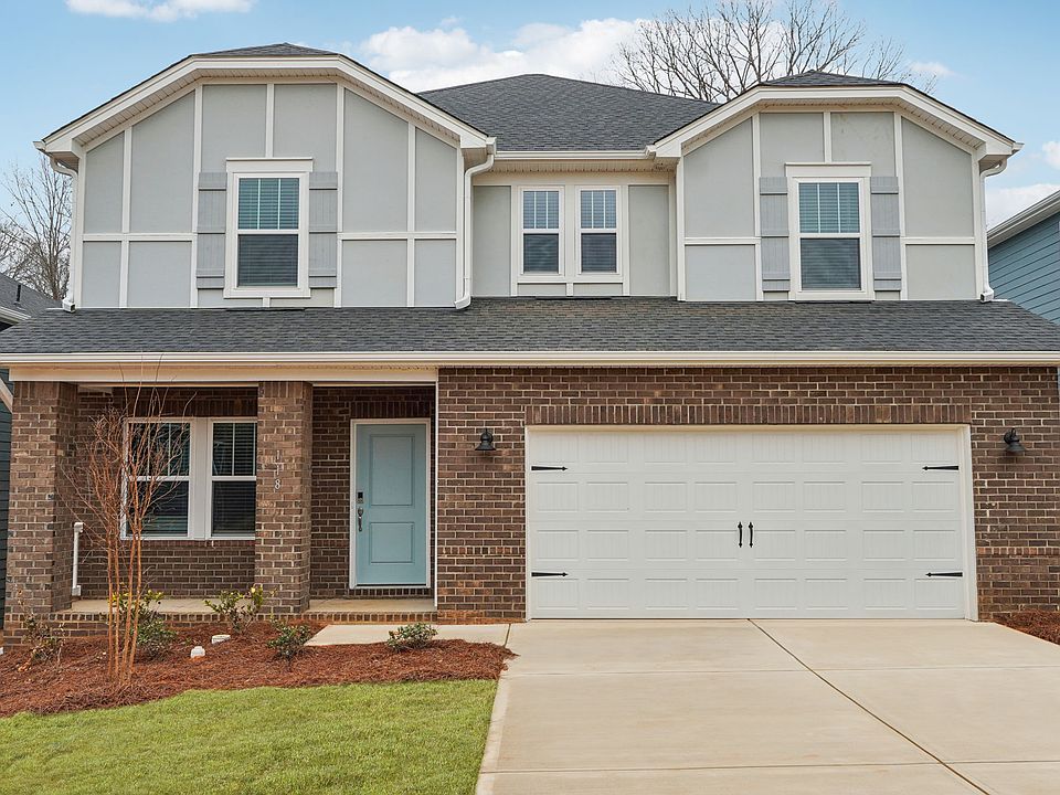 Welcome home to the Dakota floorplan at a Meritage Homes community in Charlotte, NC.