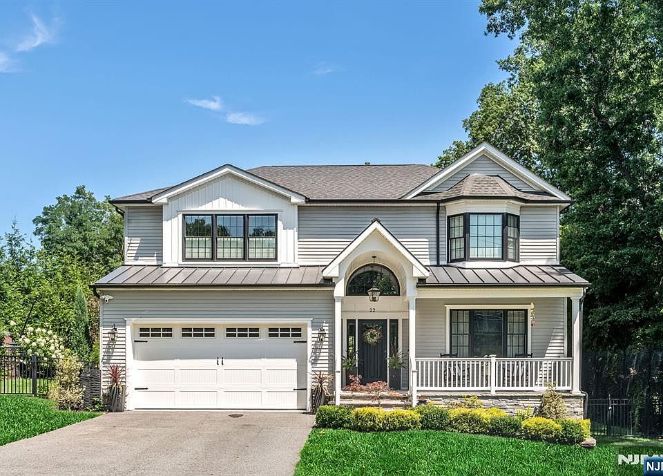 1st image of 22 Bryant Pl