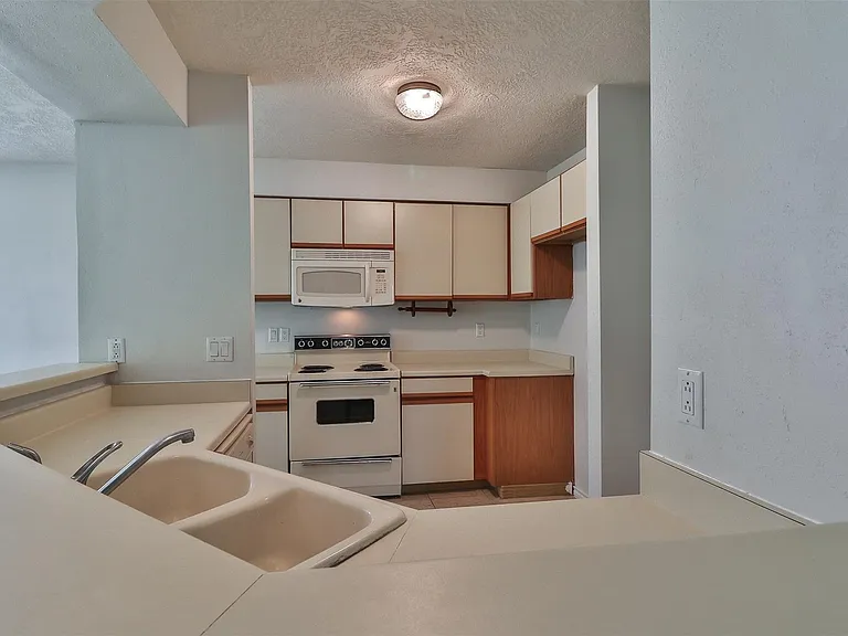 10910 Scenic Dr — Photo 16