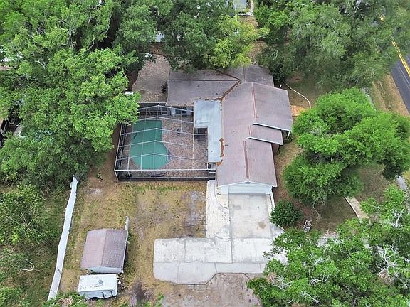 3rd image of 7608 Barry Rd
