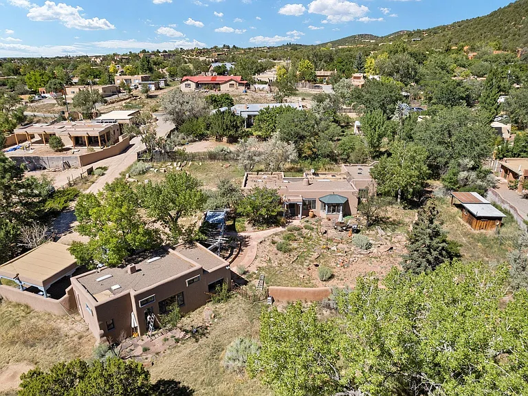 1316 Cerro Gordo Rd — Photo 37
