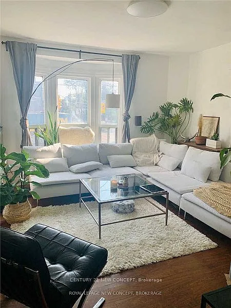 3 bed, $2,500 — Photo 1