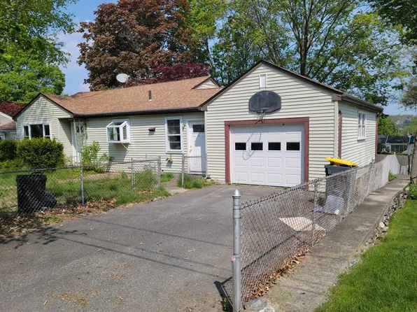 34 Doherty Ave, Somerset, MA 02726