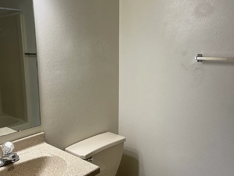 327 E College St #1711 — Photo 16