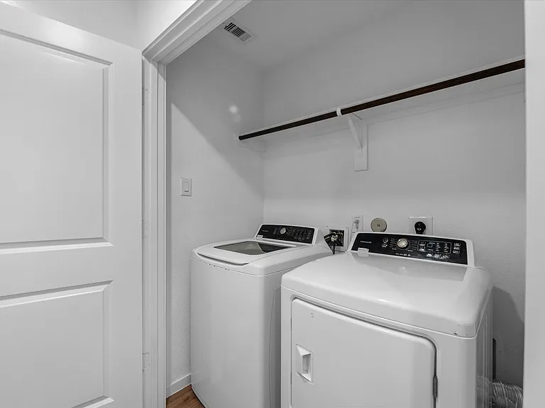 2106 Hyde Acres St — Photo 12