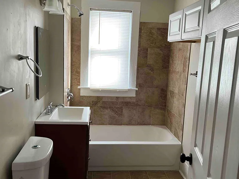 412 Tompkins St #2 — Photo 6