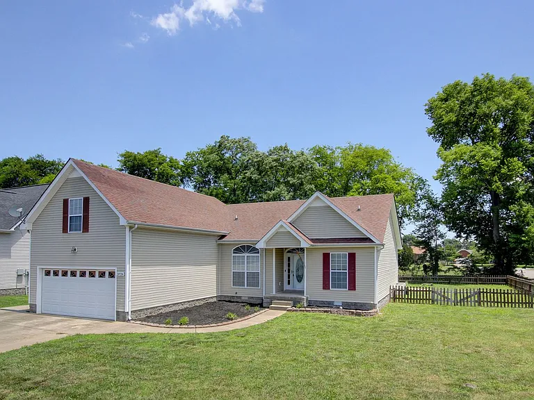 3729 Kendra Ct N — Photo 1