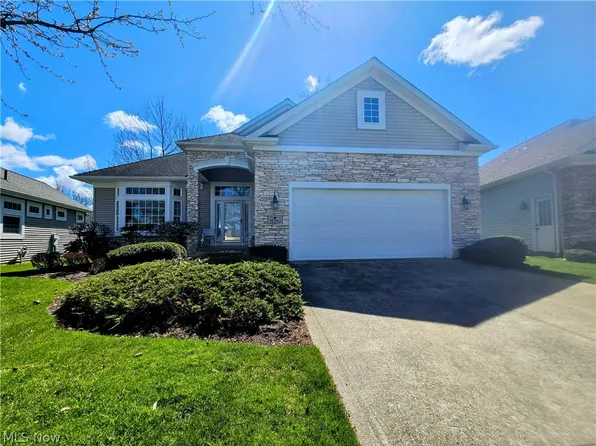 11392 S Forest Dr, Painesville, OH 44077