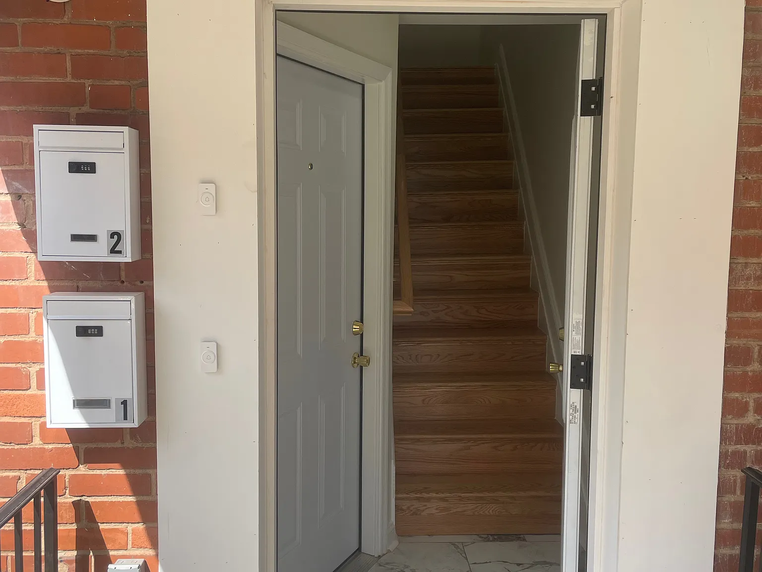 2 bed, 900 sqft, $1,675 — Photo 2