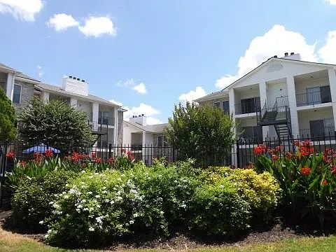 Middletowne Apartments — Photo 6