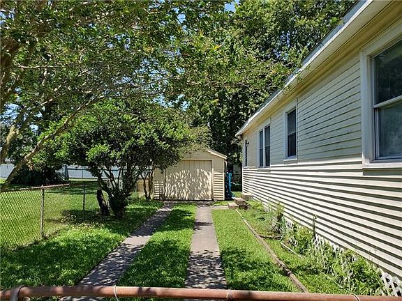 3rd image of 628 Bonnabel Blvd