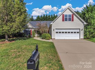 181 Meadow Pathway Dr, Fletcher, NC 28732