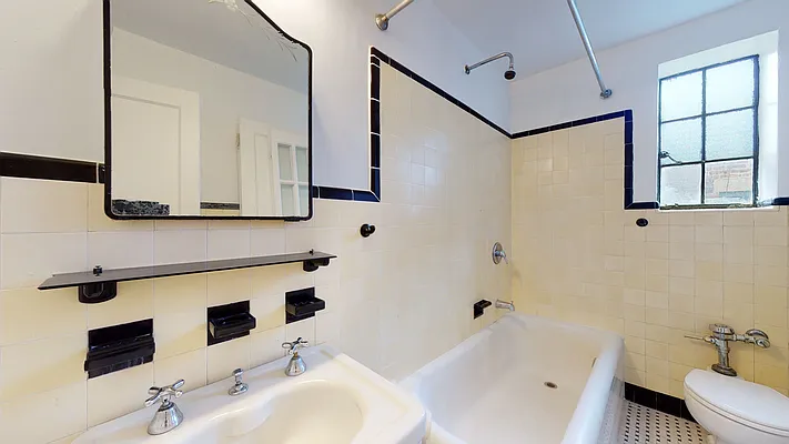 Rented by Bond New York | media 29