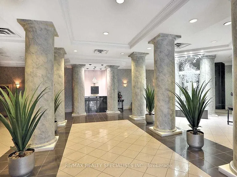 45 Kingsbridge Garden Cir #601 — Photo 12