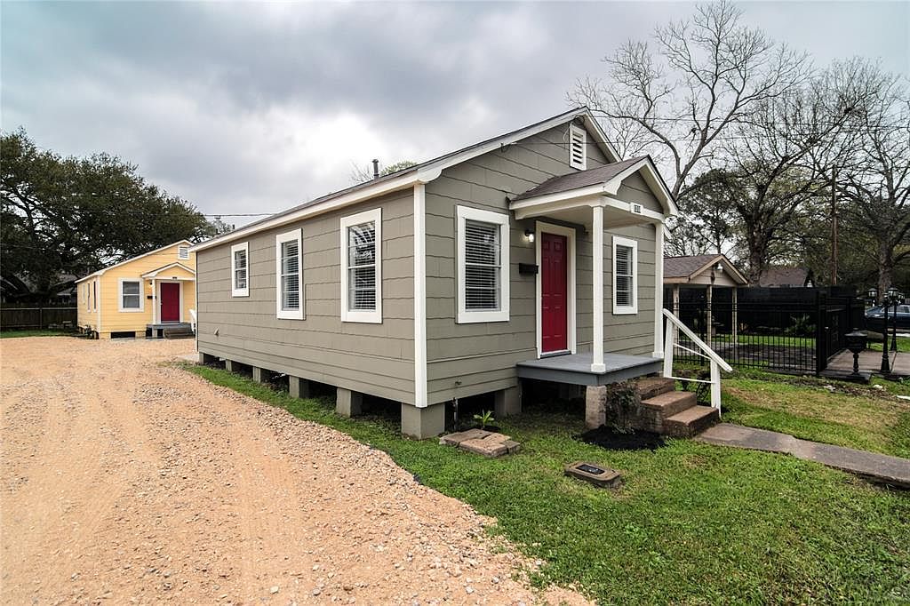 1314 W Blum St, Alvin, TX 77511 Zillow