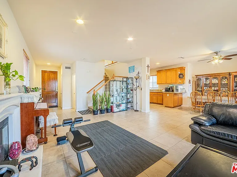 8332 Telegraph Rd — Photo 12