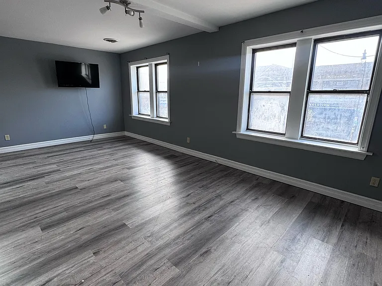 1418 Hertel Ave #2 — Photo 3
