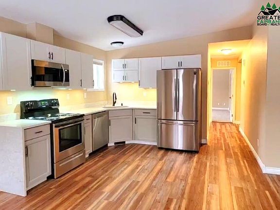 4th image of 1166 Paige Ave