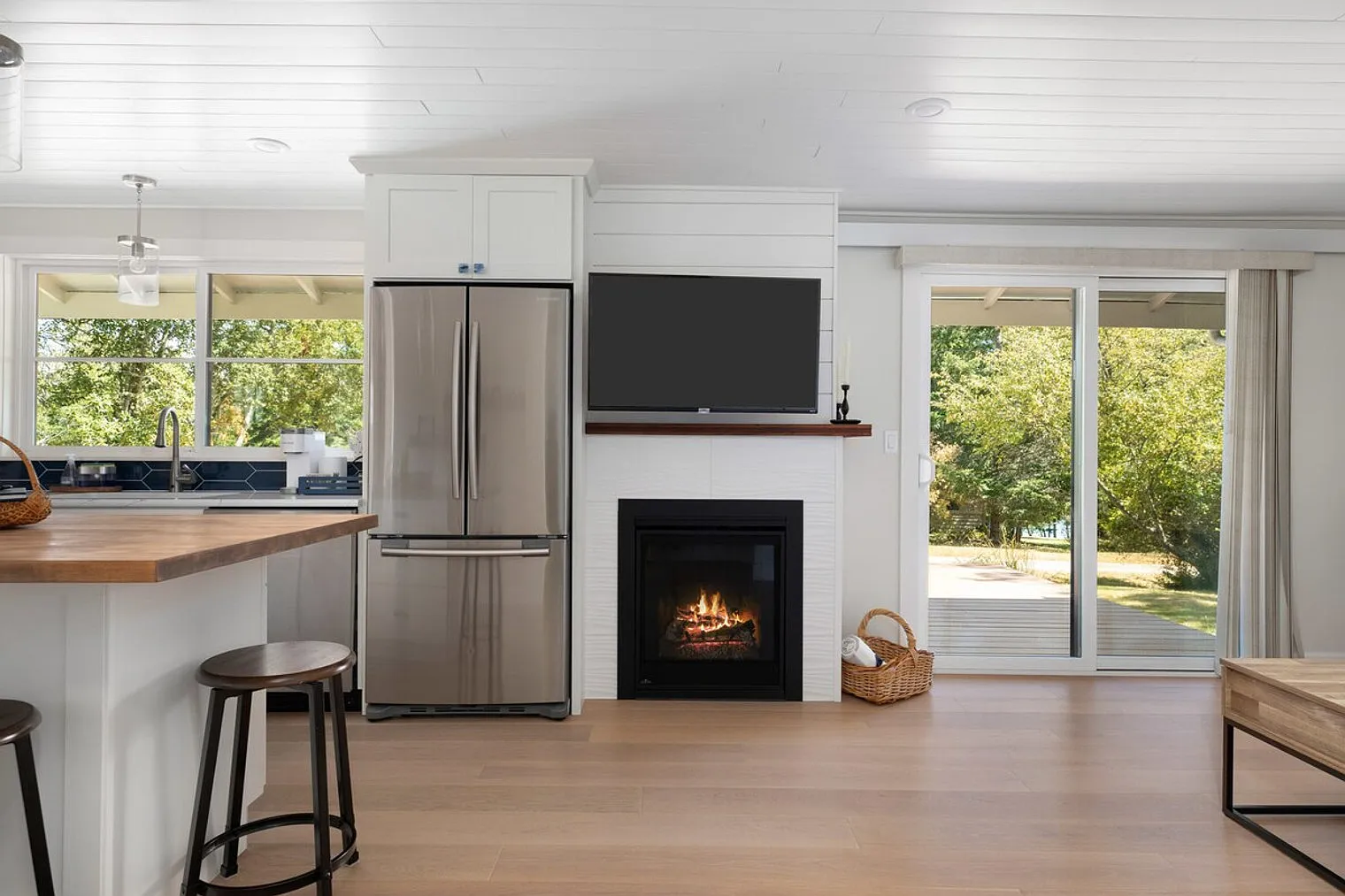 2 bed, 2.0 bath, $3,949 — Photo 3