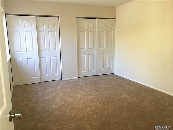 3rd image of 318 Feller Dr