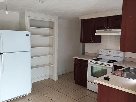 5th image of 3910 Darlington Rd