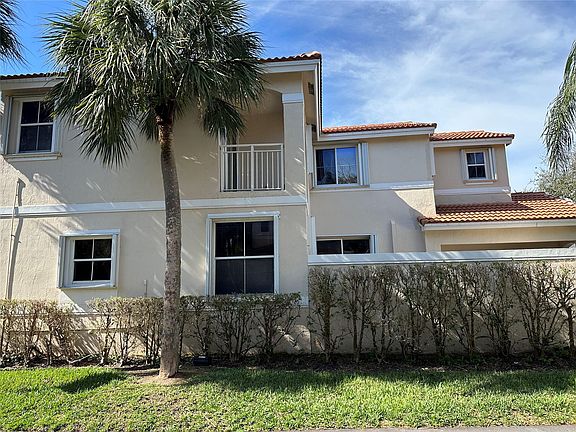 3rd image of 910 Doveplum Court #910