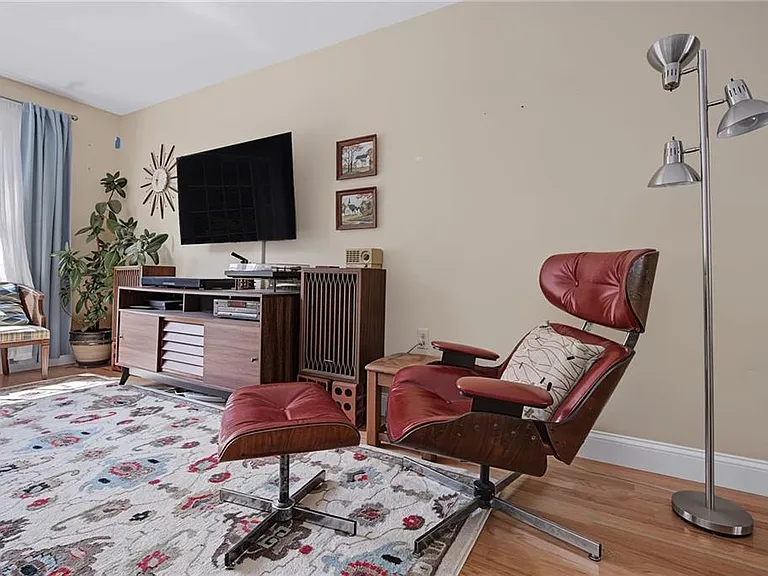 45 Oakwood Ave — Photo 16