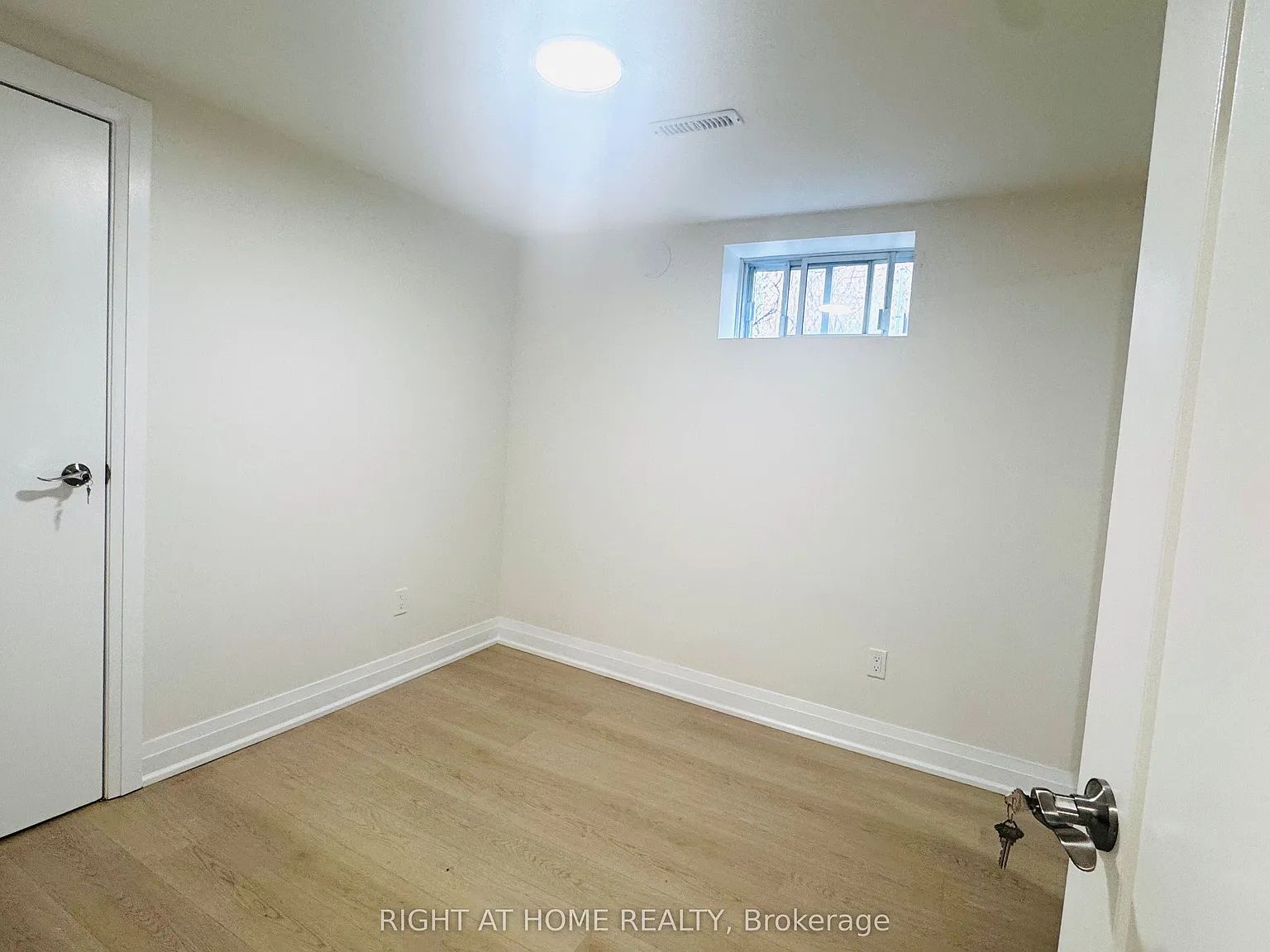 2 bed, $2,000 — Photo 4