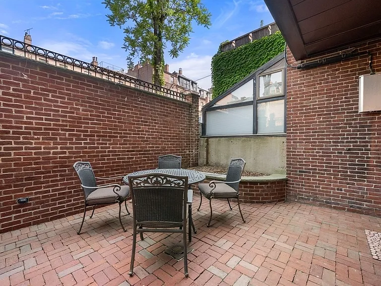 349 Marlborough St #1 — Photo 6