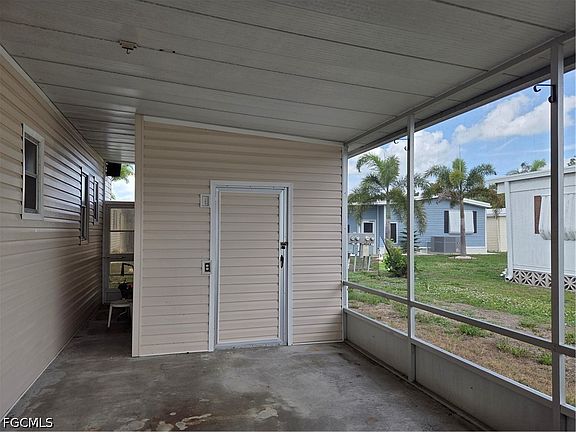 5th image of 694 Dream Ln