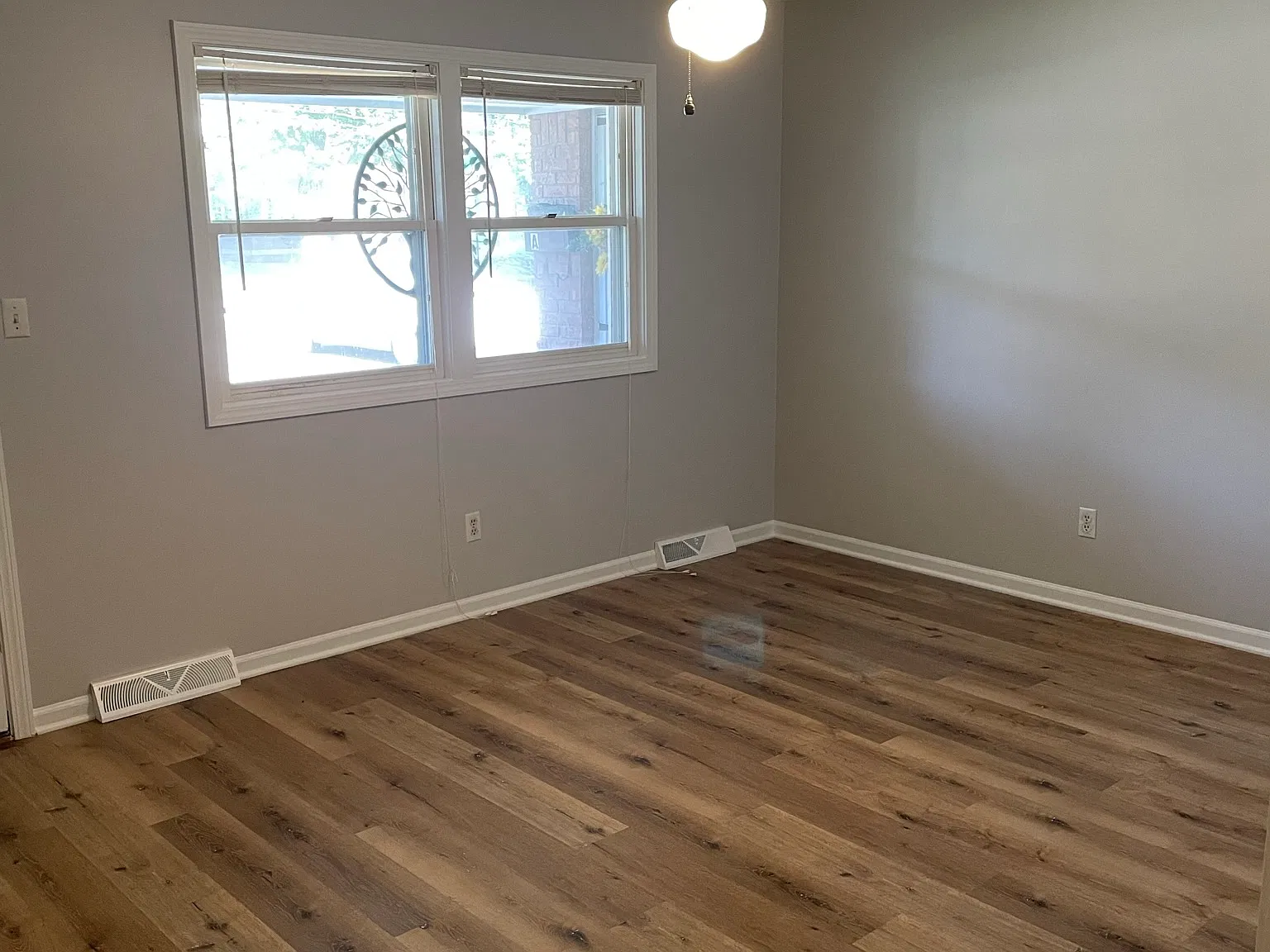2 bed, $799 — Photo 1