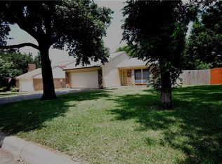 1036 S Riverside Dr, Grapevine, TX 76051